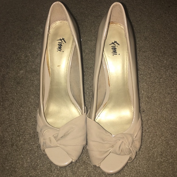 Heels - Picture 3 of 3